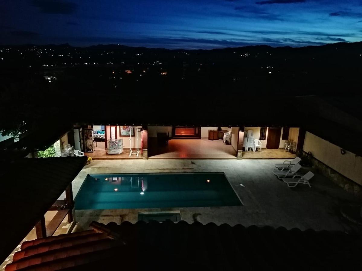 Hostal Hollywood Inn リオネグロ エクステリア 写真