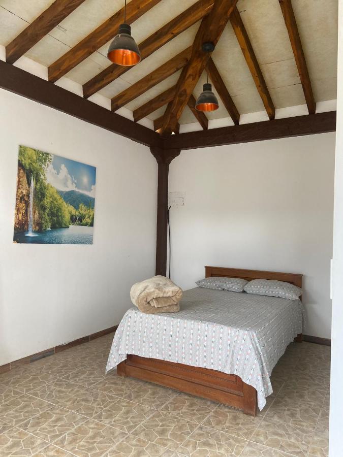 Hostal Hollywood Inn リオネグロ エクステリア 写真